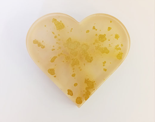 Pryskyřicové srdce Zlaté kaňky