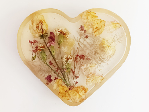 Pryskyřicové srdce Růžové kvítí