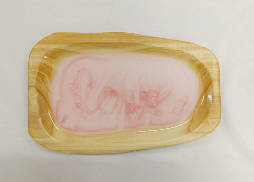 Miska Love v růžové pryskyřici