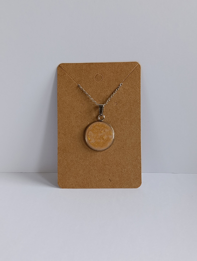 Náhrdelník řetízkový - kolečko béžové se zlatým práškem