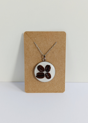 Náhrdelník řetízkový - kolečko bílé se zrnky kávy